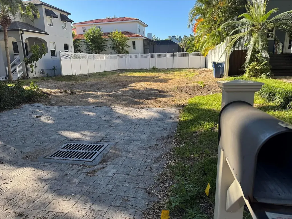 2705 W Bay Avenue Tampa FL 33611