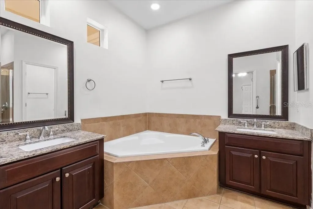 2958 Aqua Virgo Loop Orlando FL 32837