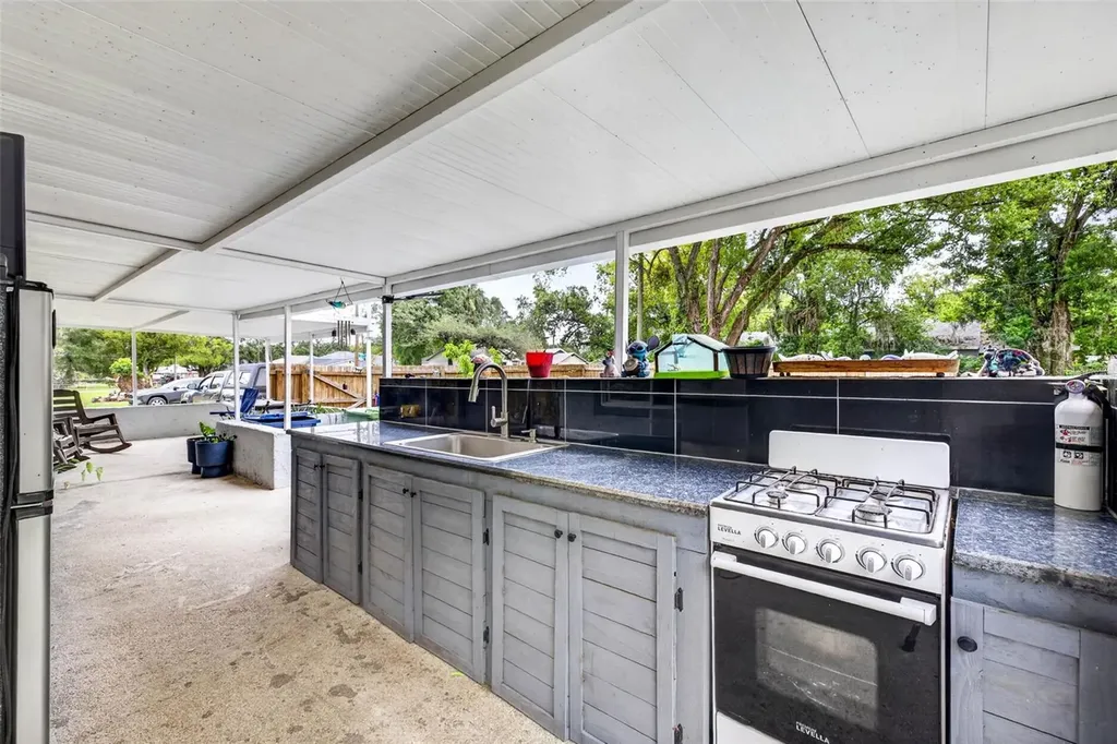 5008 N 17th Street Tampa FL 33610