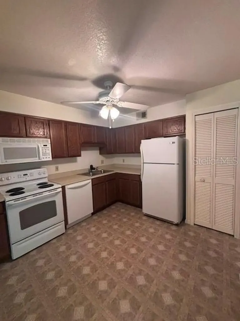 5301 White Cliff Lane Orlando FL 32812