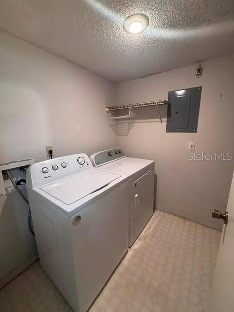 5301 White Cliff Lane Orlando FL 32812
