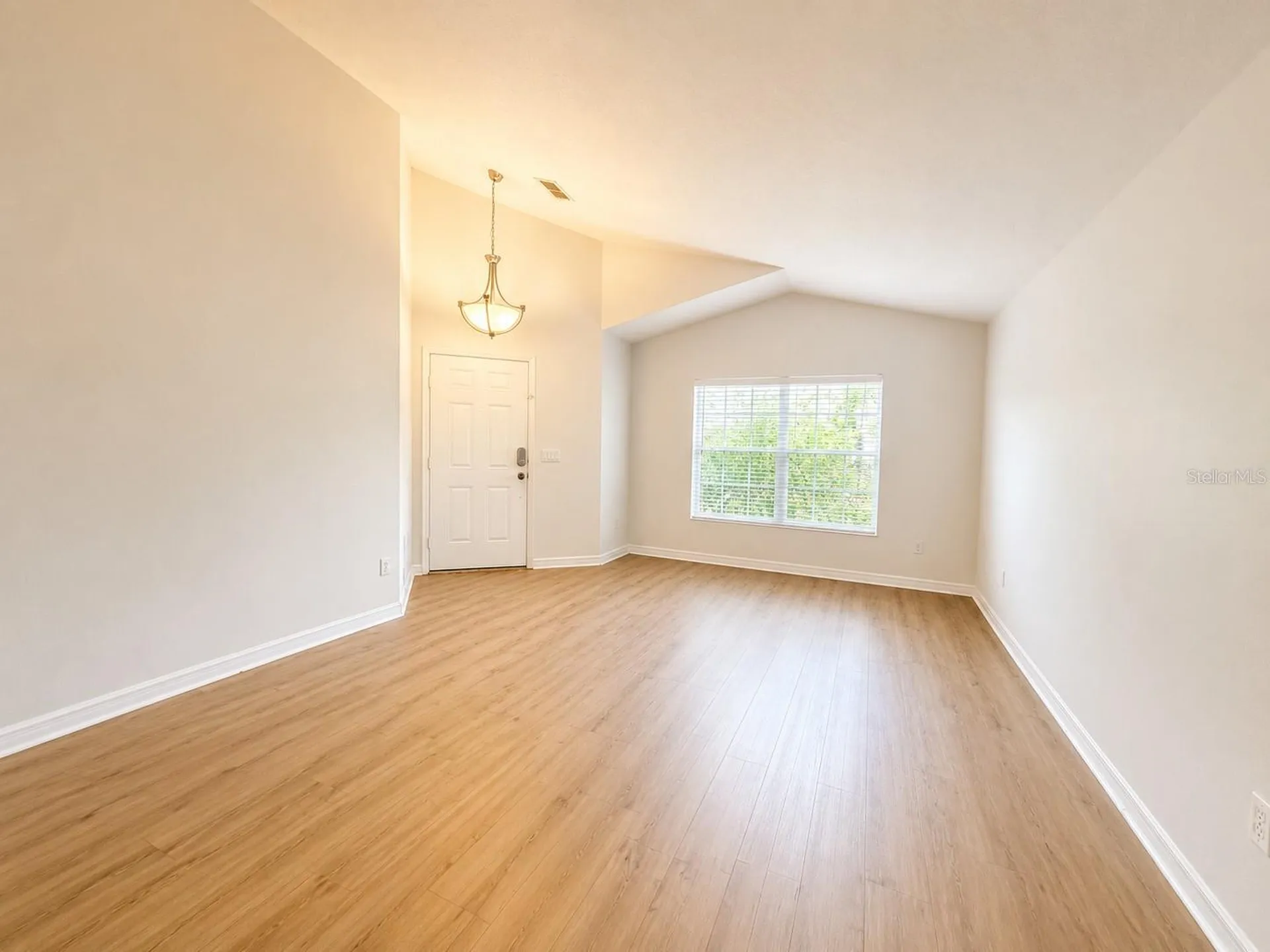 2351 Holly Pine Circle Orlando FL 32820