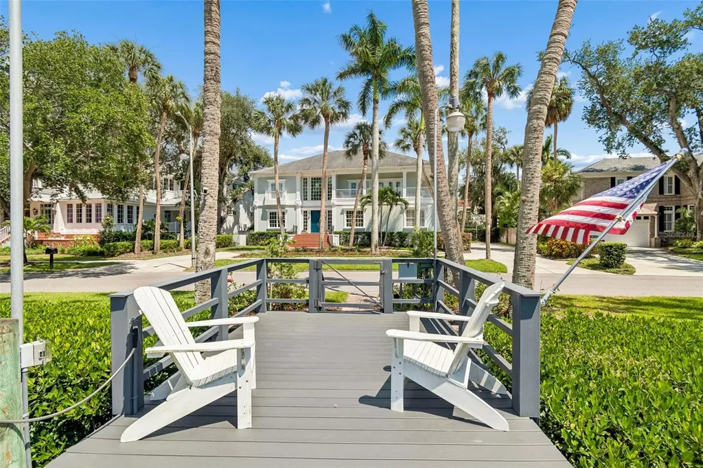 814 S Bayside Drive Tampa FL 33609