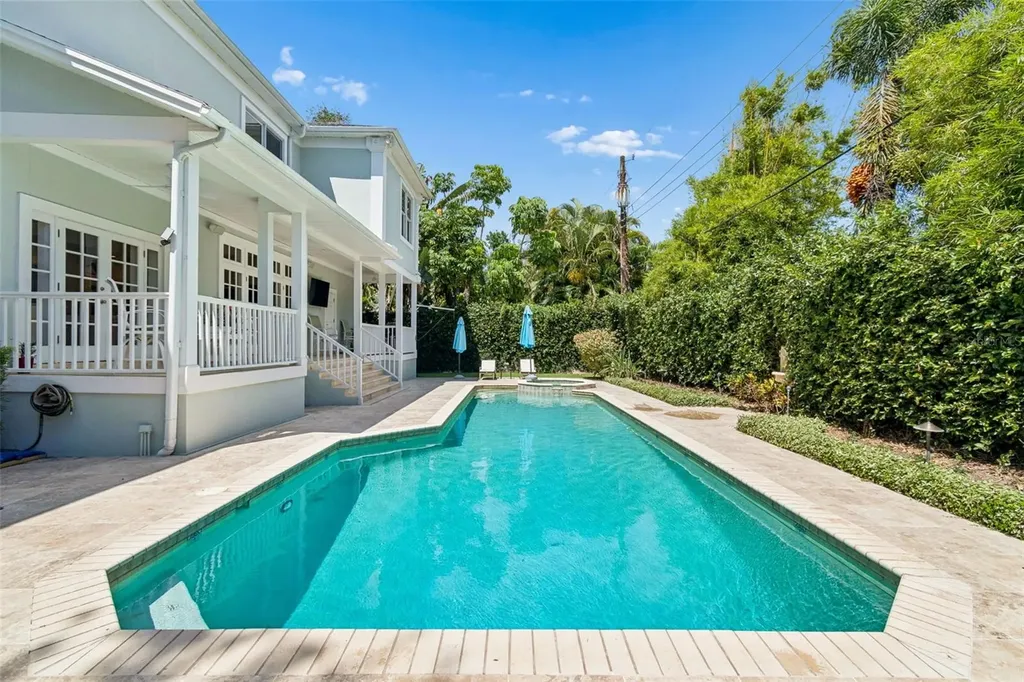 814 S Bayside Drive Tampa FL 33609