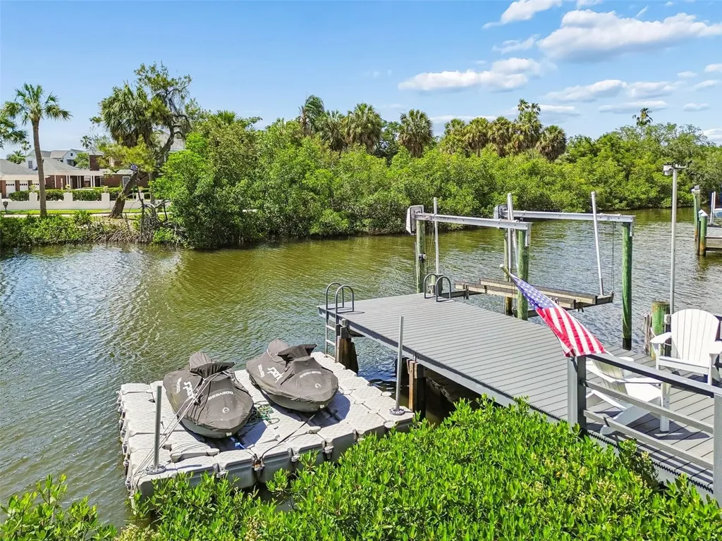 814 S Bayside Drive Tampa FL 33609
