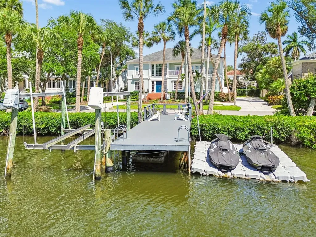 814 S Bayside Drive Tampa FL 33609