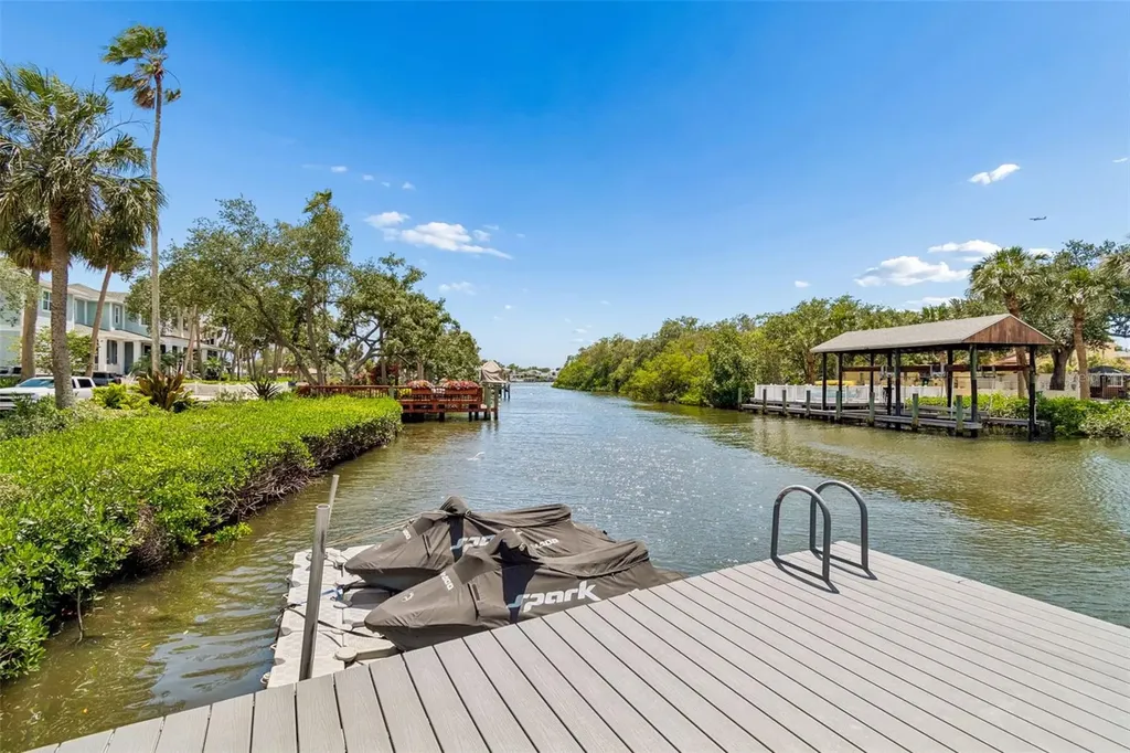 814 S Bayside Drive Tampa FL 33609