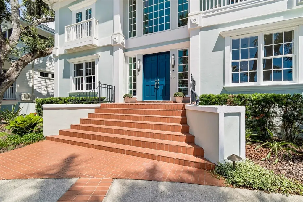 814 S Bayside Drive Tampa FL 33609