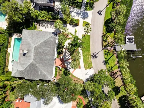 814 S Bayside Drive Tampa FL 33609