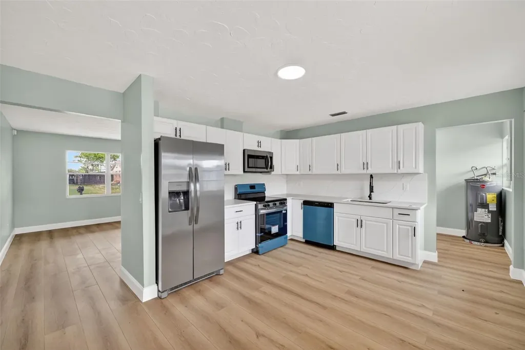 412 59th Avenue Drive W Bradenton FL 34207