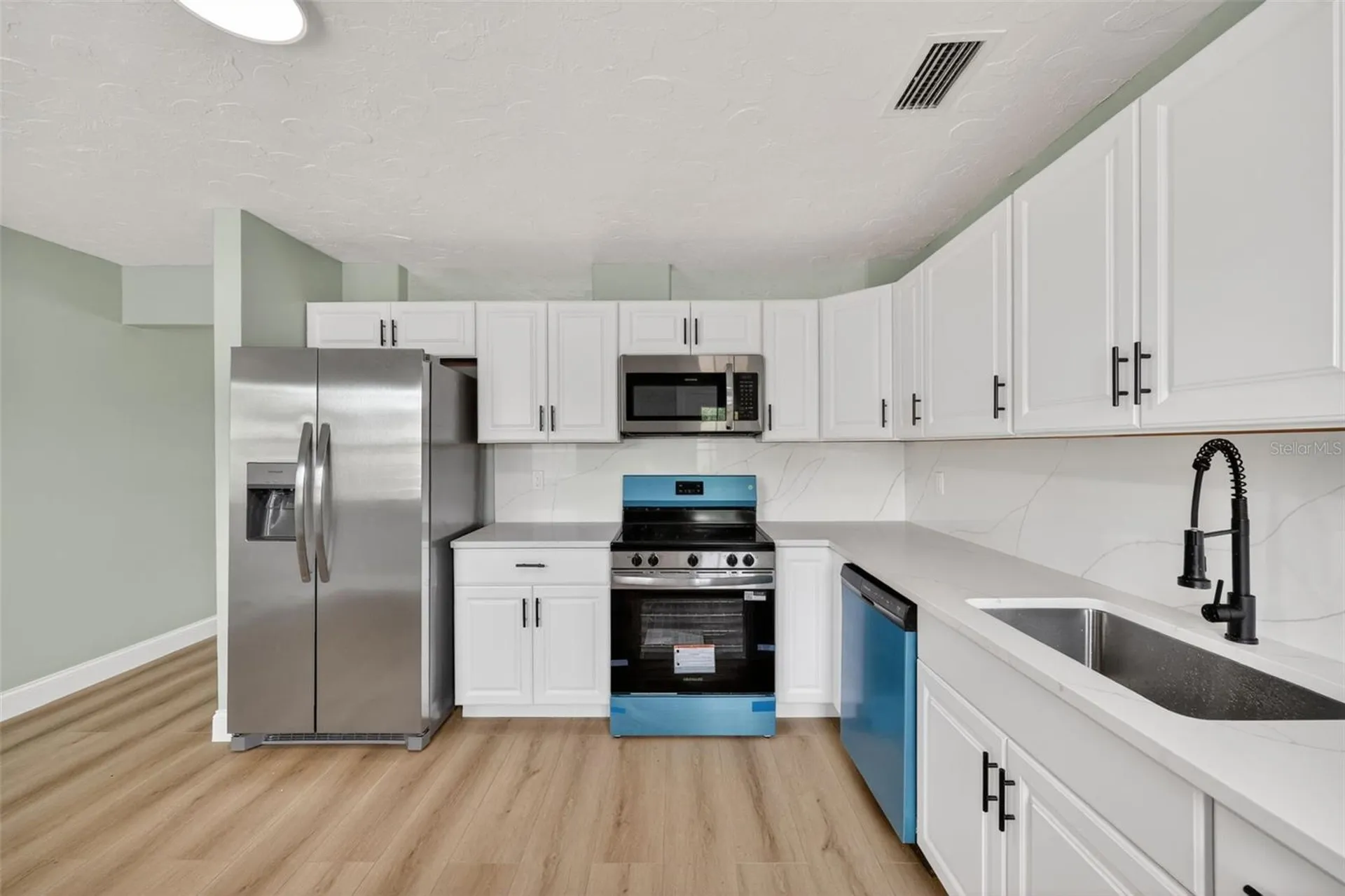 412 59th Avenue Drive W Bradenton FL 34207