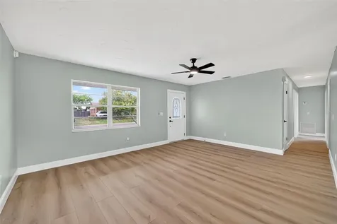 412 59th Avenue Drive W Bradenton FL 34207
