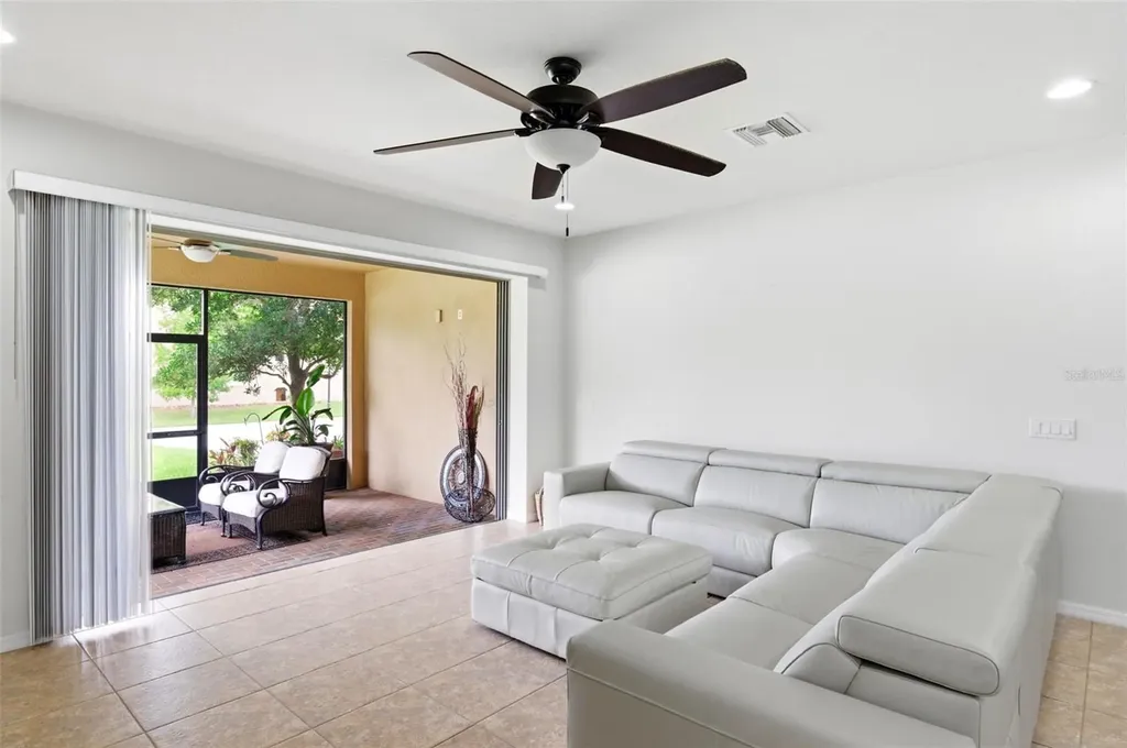 14130 Barrington Stowers Drive Lithia FL 33547