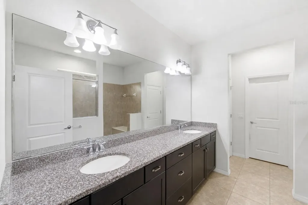14130 Barrington Stowers Drive Lithia FL 33547