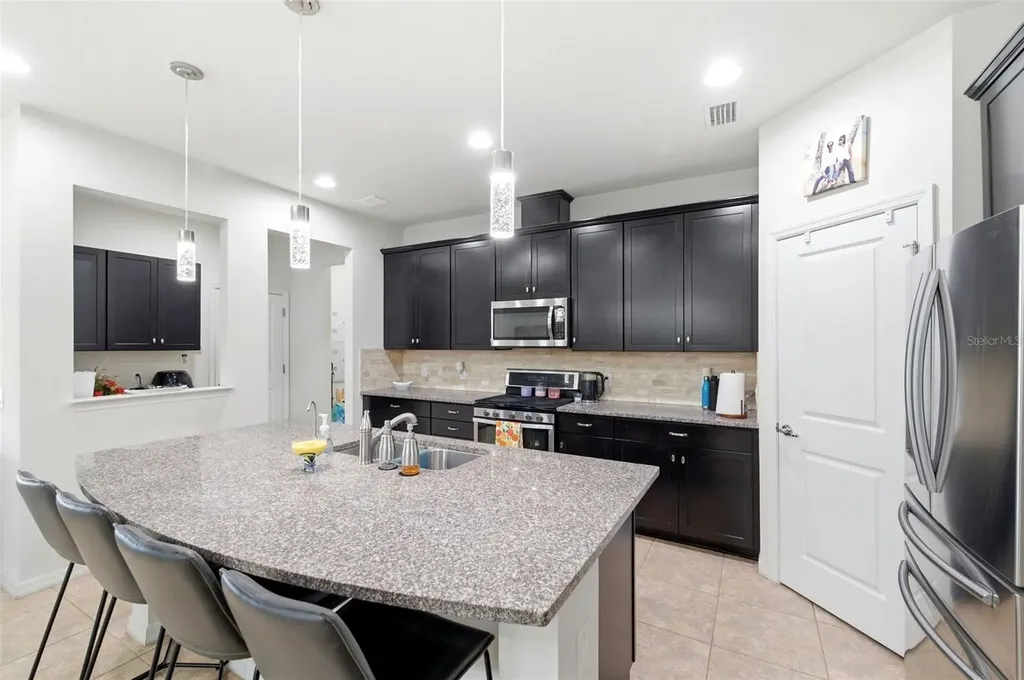 14130 Barrington Stowers Drive Lithia FL 33547