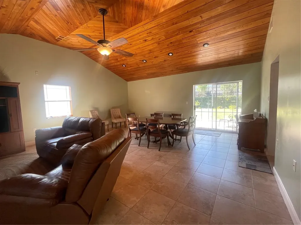 3030 W Helen Avenue Tampa FL 33611