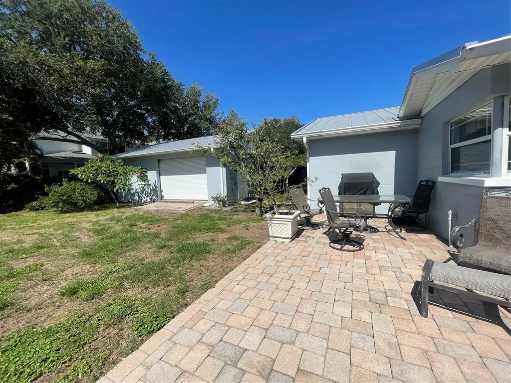 3030 W Helen Avenue Tampa FL 33611