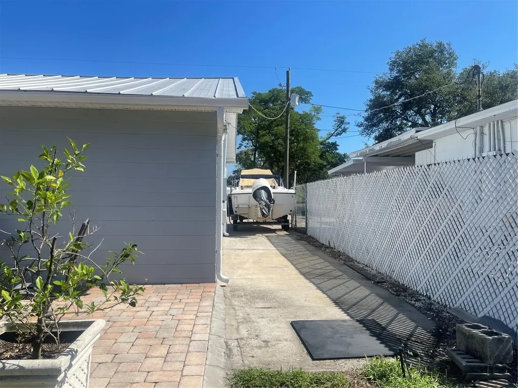 3030 W Helen Avenue Tampa FL 33611