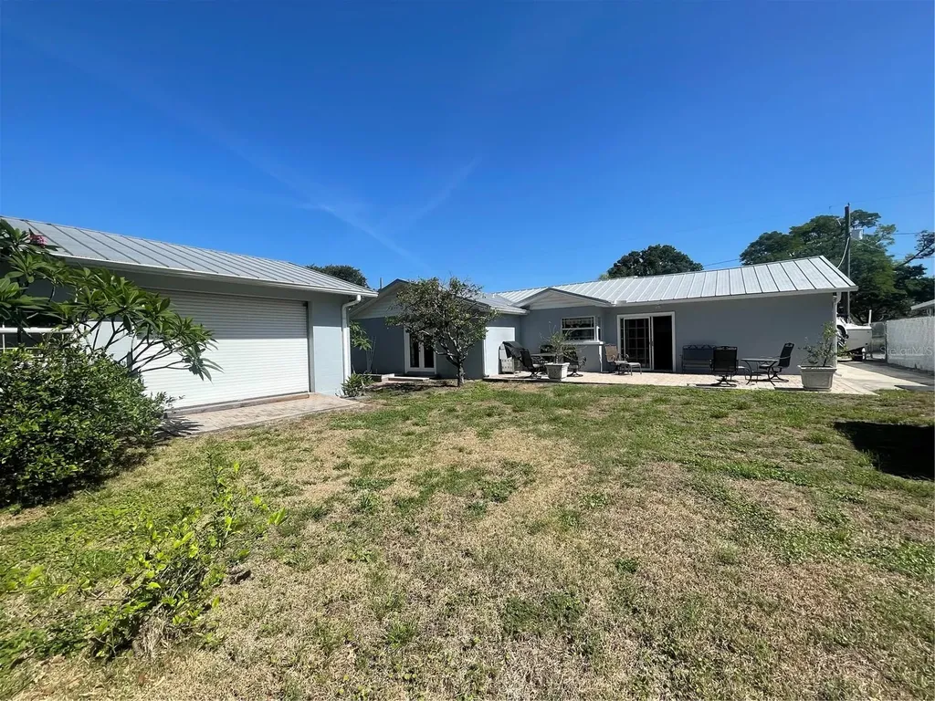 3030 W Helen Avenue Tampa FL 33611