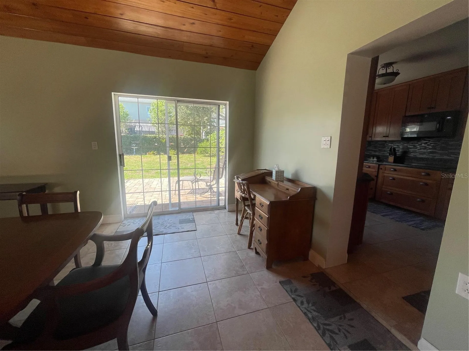 3030 W Helen Avenue Tampa FL 33611