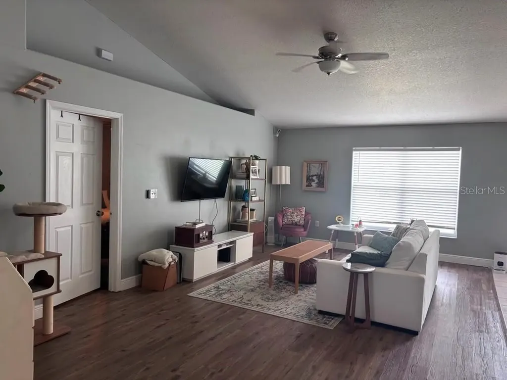 1004 Chateau Circle Minneola FL 34715