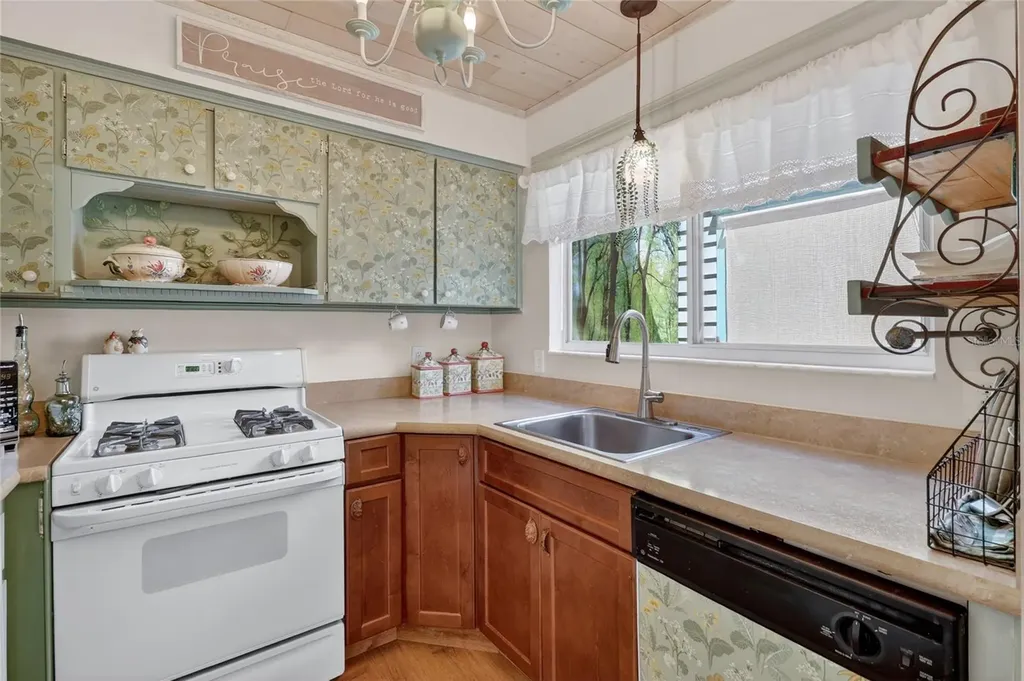 145 La Serena Winter Haven FL 33884