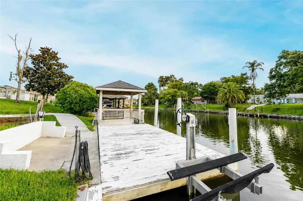 10 Felicia Court Palm Coast FL 32137