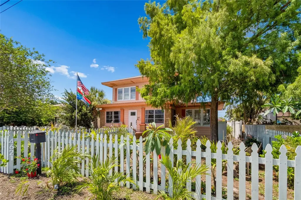 4621 9th Avenue N St Petersburg FL 33713