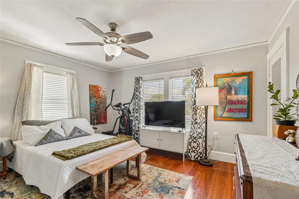 4621 9th Avenue N St Petersburg FL 33713