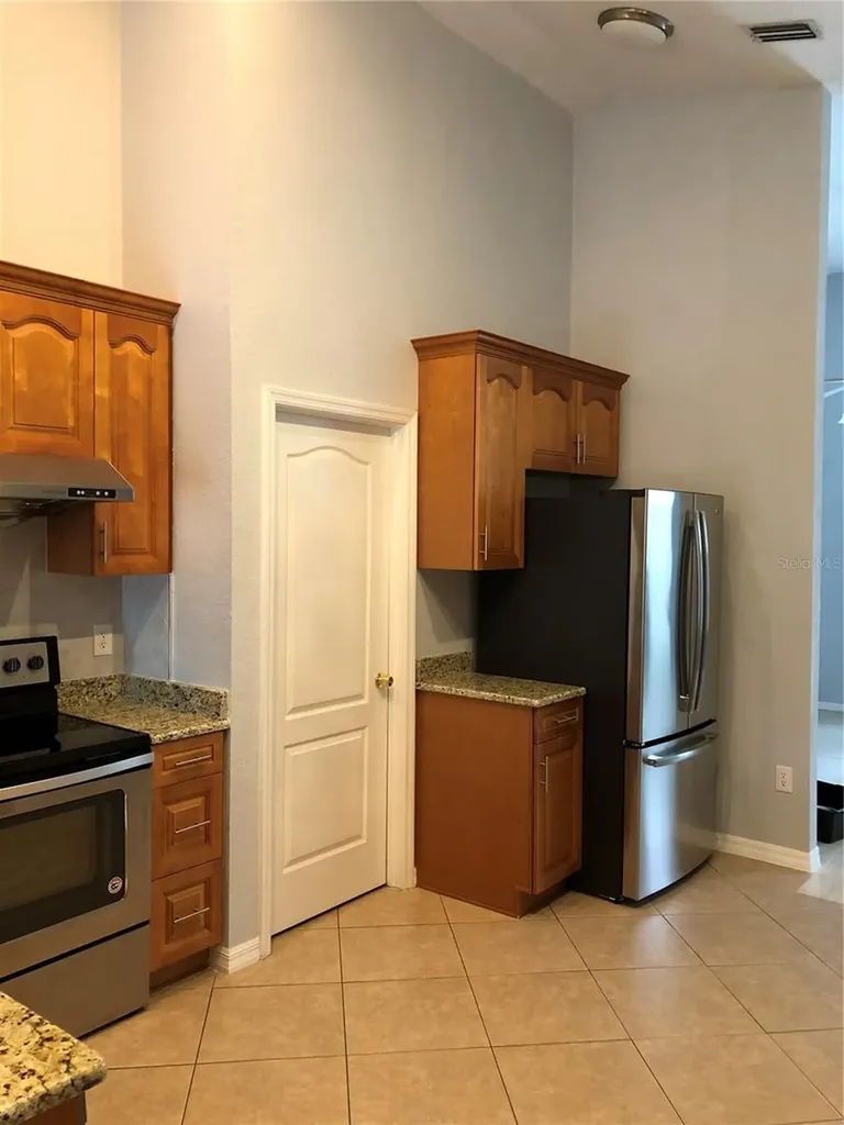 9405 Hidden Water Circle Riverview FL 33578