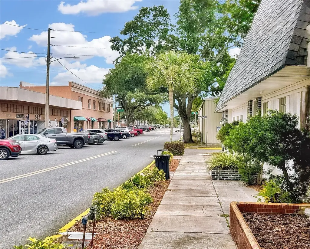 35 N 6th Street Haines City FL 33844