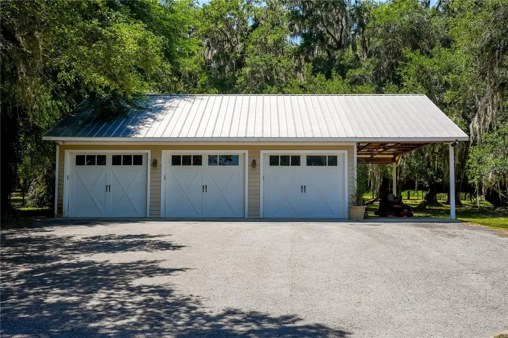 15620 NW Highway 225 Reddick FL 32686