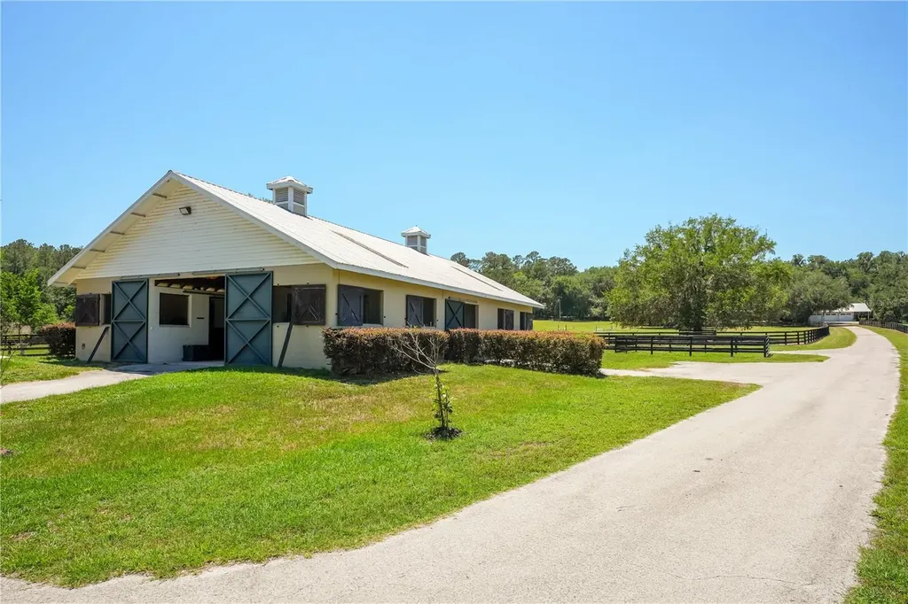 15620 NW Highway 225 Reddick FL 32686