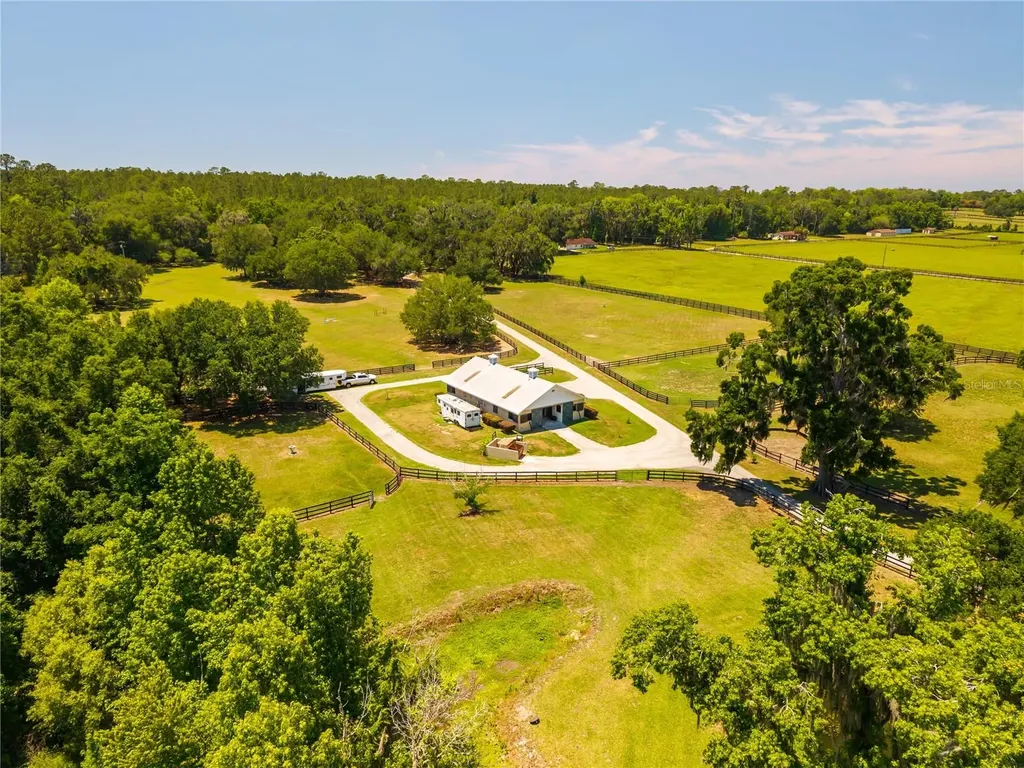 15620 NW Highway 225 Reddick FL 32686