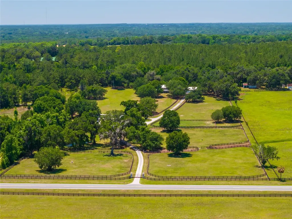 15620 NW Highway 225 Reddick FL 32686