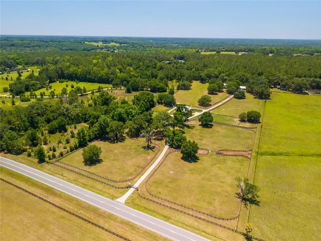 15620 NW Highway 225 Reddick FL 32686