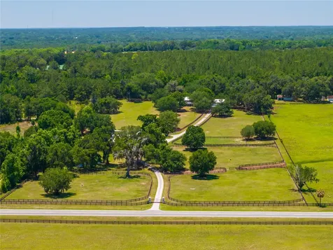15620 NW Highway 225 Reddick FL 32686