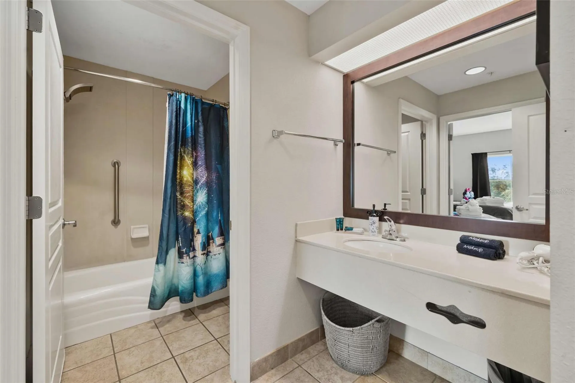 8303 Palm Parkway Orlando FL 32836