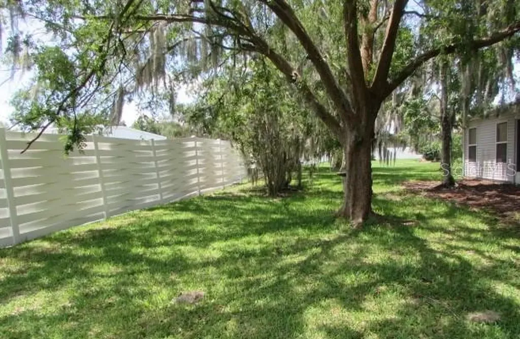 1142 Meadowbend Drive Leesburg FL 34748