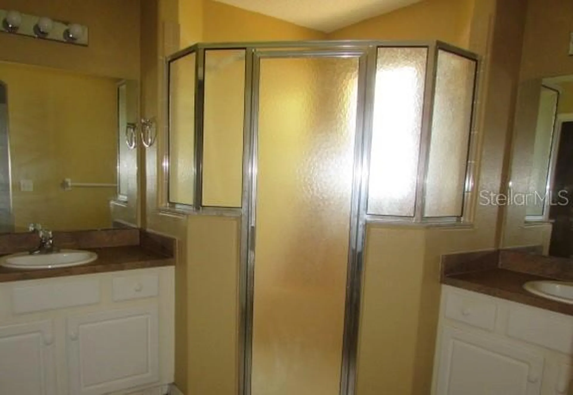 1142 Meadowbend Drive Leesburg FL 34748