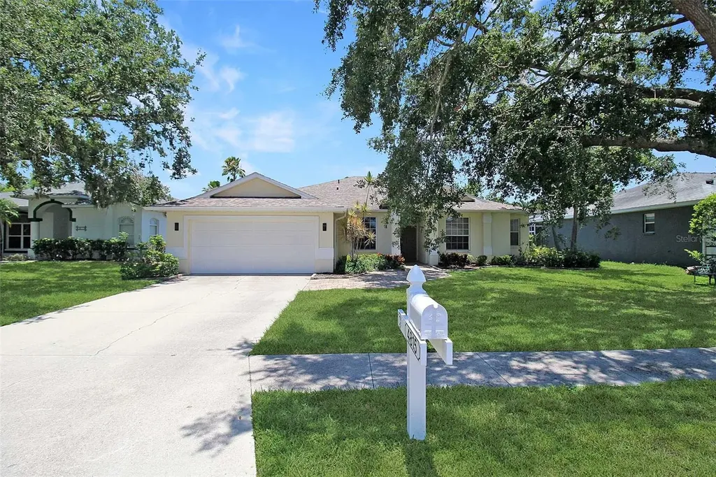 4815 77th Street E Bradenton FL 34203