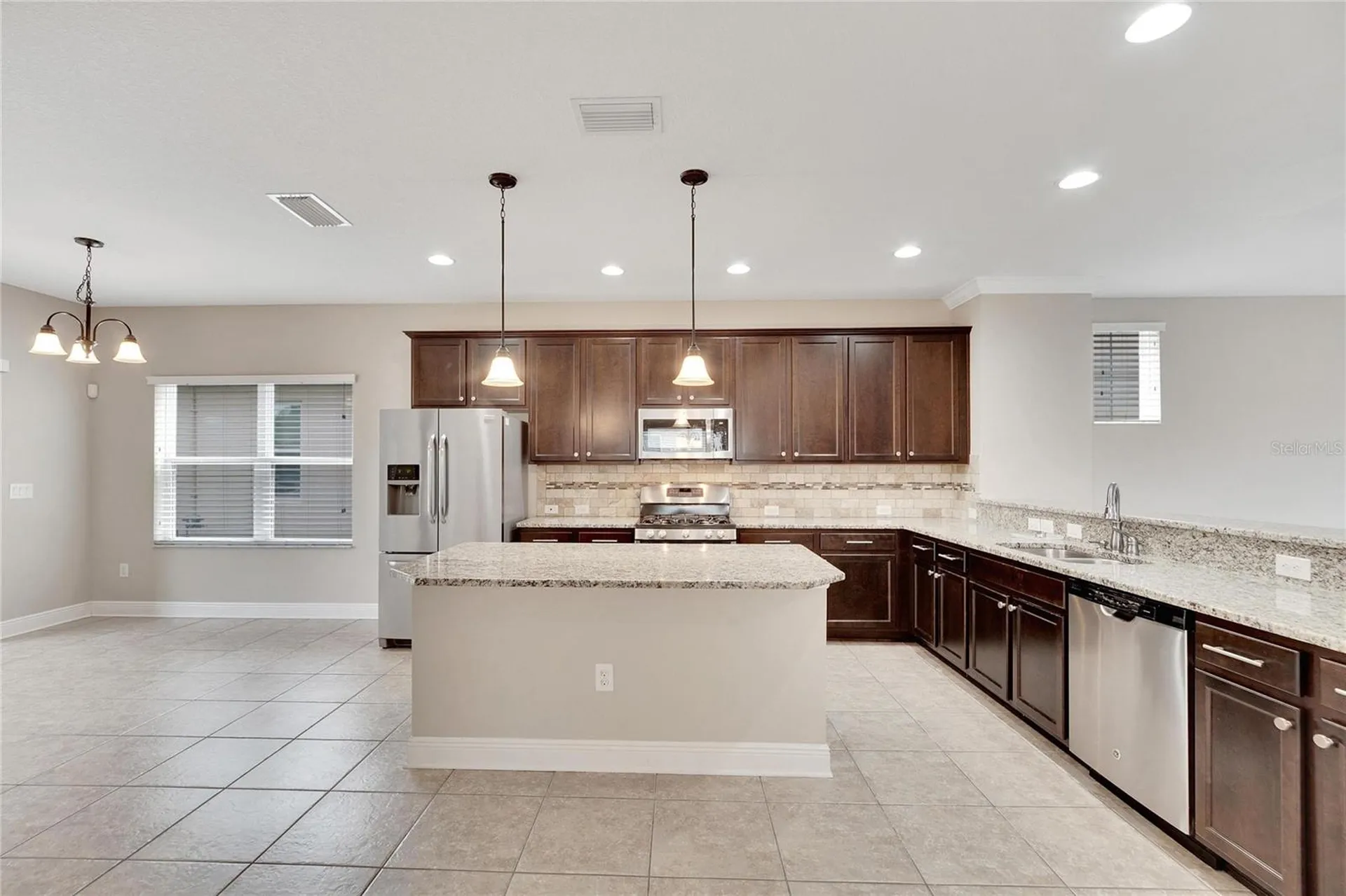 5320 Sagecrest Drive Lithia FL 33547