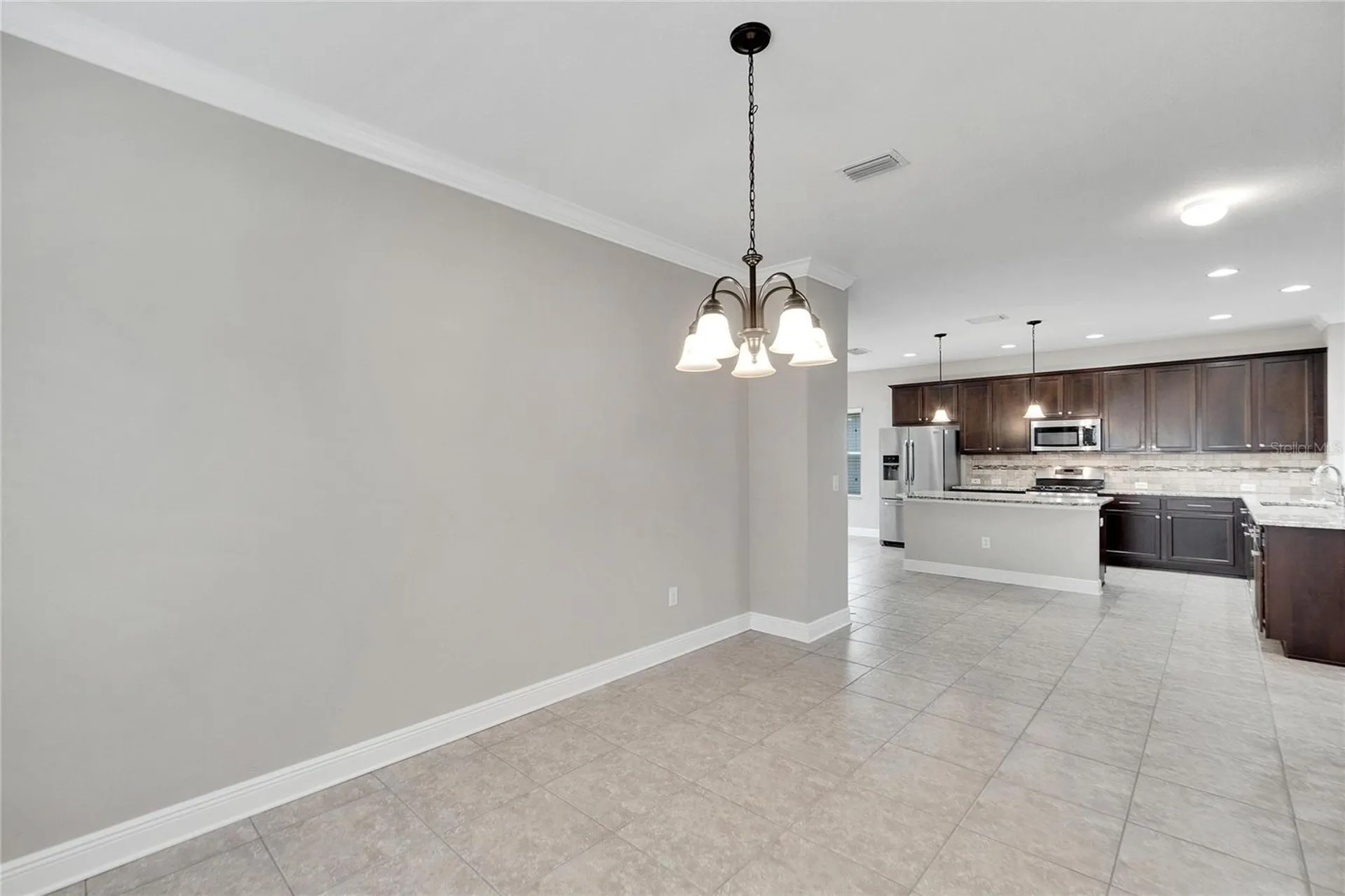 5320 Sagecrest Drive Lithia FL 33547