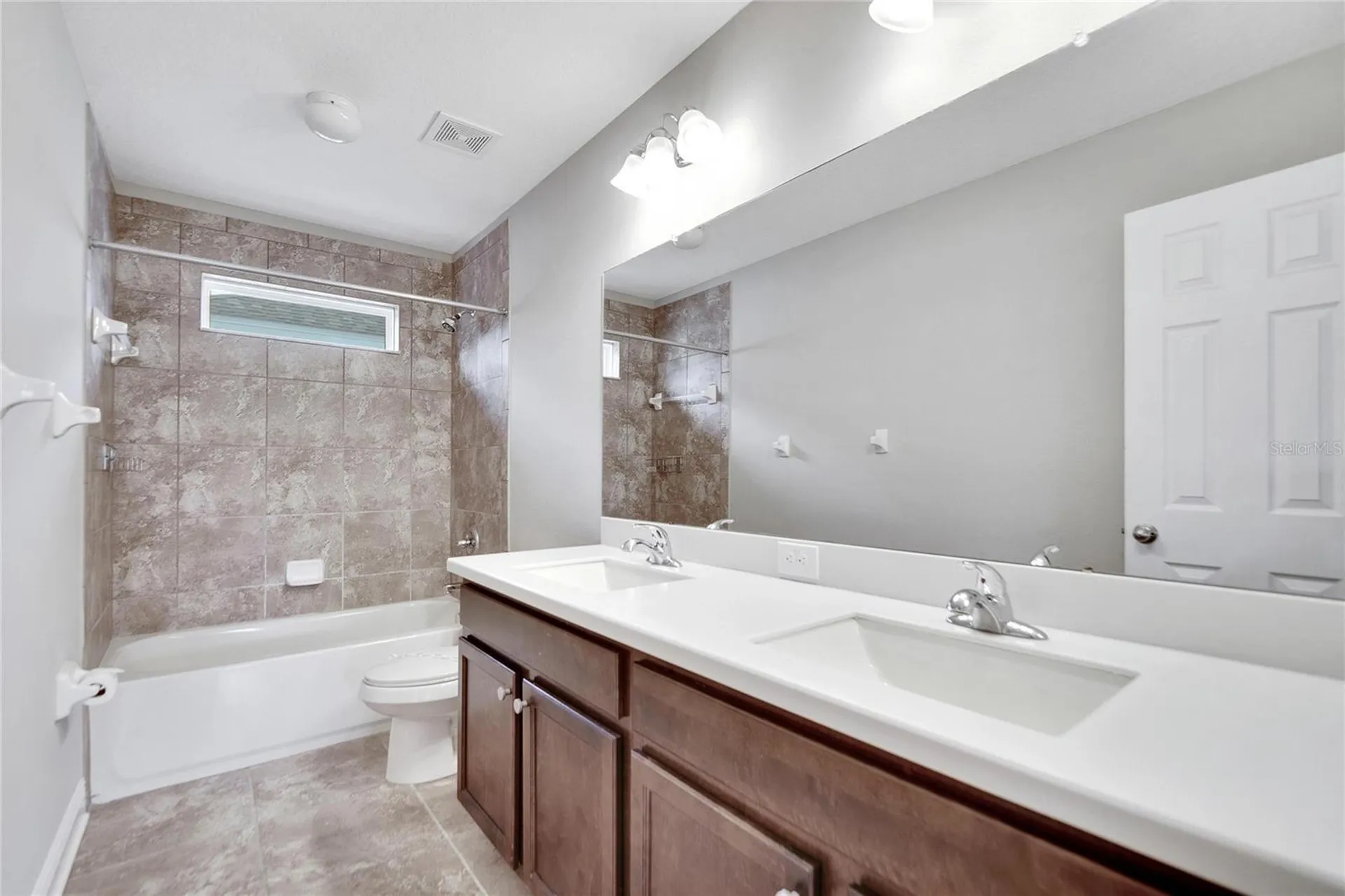 5320 Sagecrest Drive Lithia FL 33547
