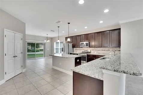 5320 Sagecrest Drive Lithia FL 33547