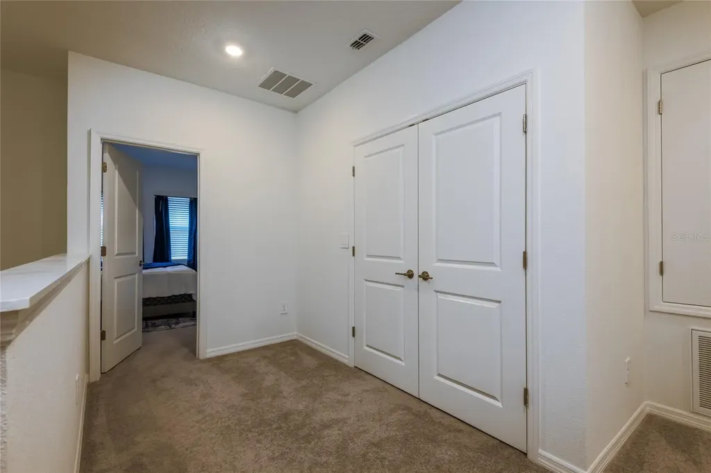 10807 E Fort White Court Tampa FL 33647