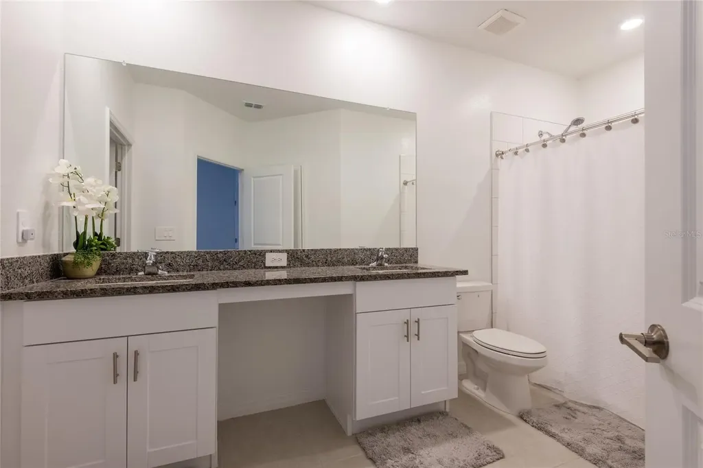 10807 E Fort White Court Tampa FL 33647