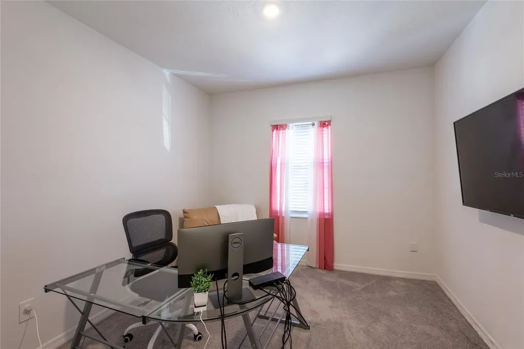 10807 E Fort White Court Tampa FL 33647