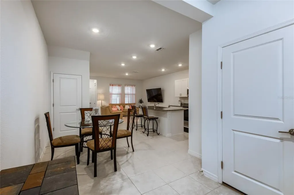 10807 E Fort White Court Tampa FL 33647
