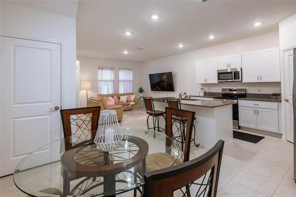 10807 E Fort White Court Tampa FL 33647